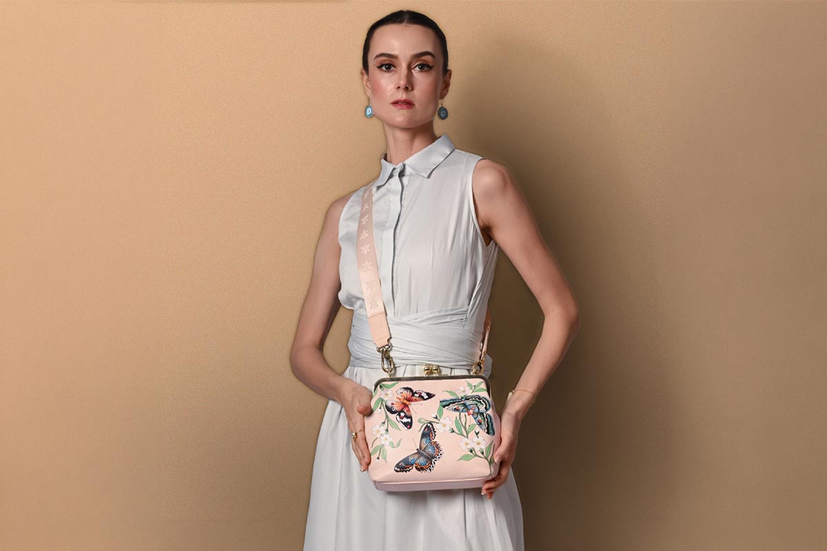 700-BML_Crossbody-01_2.jpg