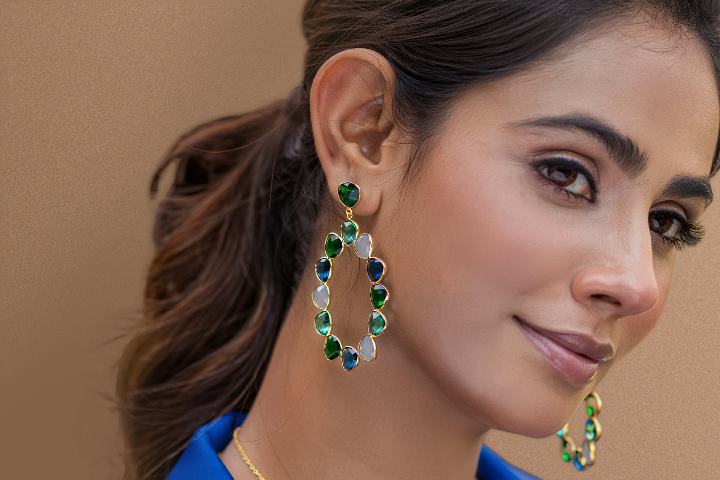 Earing_banner_Vanya_Lara_VER0001-GRN.jpg