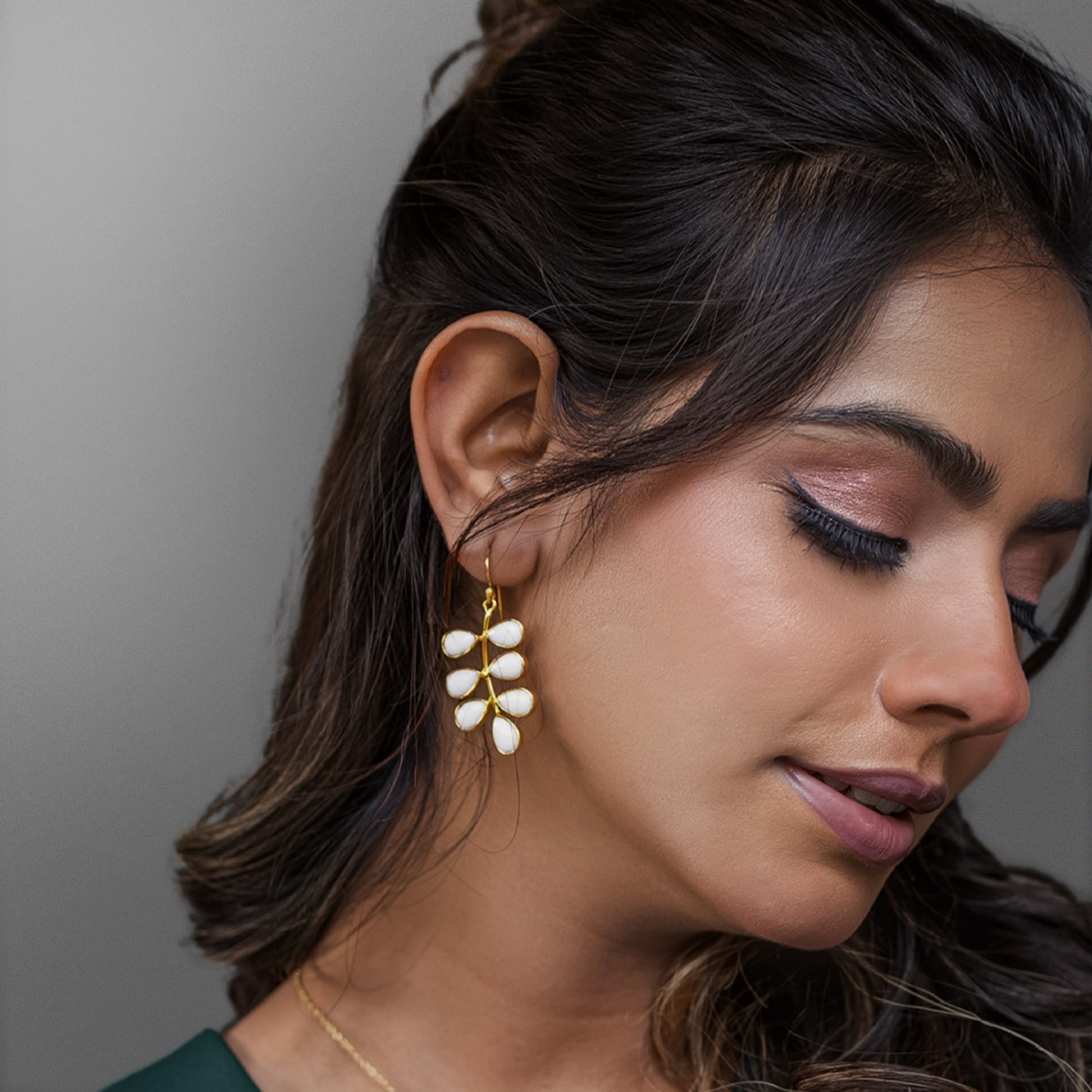 Earing_banner_Vanya_Lara_VER0005-WHT.jpg